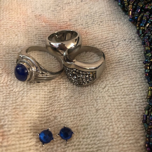 Multicolor Beaded Necklace and Silver Rings Set - Picture 2 of 5